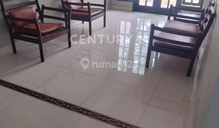 DIJUAL RUMAH SEMI FURNISHED PINGGIR JALAN RAYA DI DELTAMAS 2