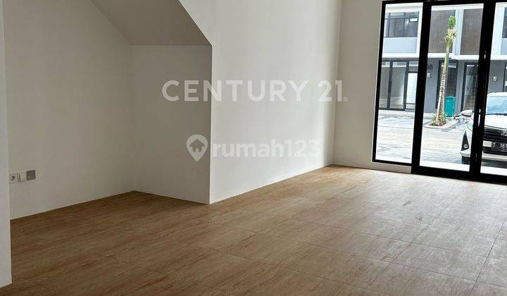 Ruko Uptown 3.lantai Di Lippo Cikarang Disewakan Segera.  2