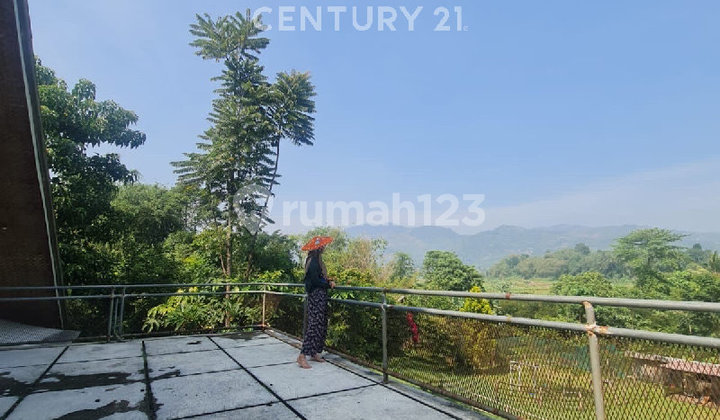 Price Drop! Affordable Villa Suitable for Business in Bandung 2