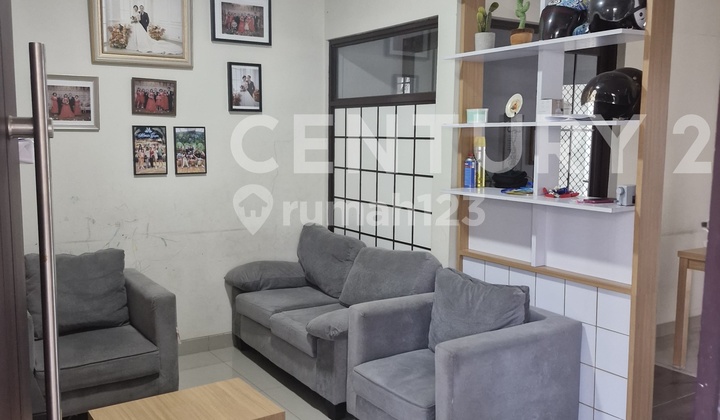 Beautiful House Strategic Location For Sale Immediately