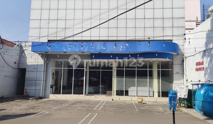 For rent, 0 building, Sulawesi Street, for commercial use.