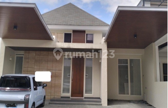 Dijual Rumah Furnished Ijen Nirwana, Malang 