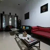 Rumah SHM di Ketintang Baru Selangkah Ke Ahmad Yani 2