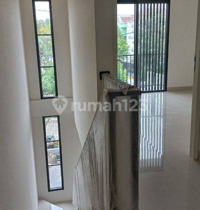 Dijual Rumah Menanggal Selatan Gress Minimalis Siap Huni  2