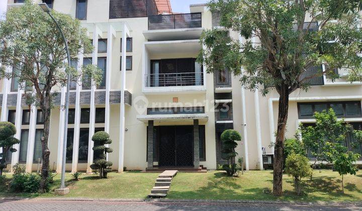 Dijual Rumah Luxury di Pakuwon Indah Lantai Marmer , Furnished 1