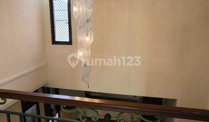 Disewakan Murah Dharmahusada 2 Lantai Semi Furnished 2