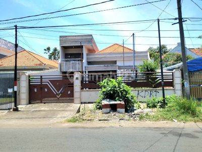 Dijual Rumah Hitung Tanah di Tengah Kota  1