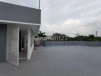 Disewakan Ruko 3Lt 0 Jalan Raya Kenjeran  2