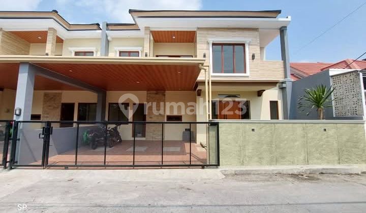 Rumah Mewah 2 Lantai Baru Di Jalan Kaliurang Km 9, Dekat Kampus Ugm Yogyakarta. 