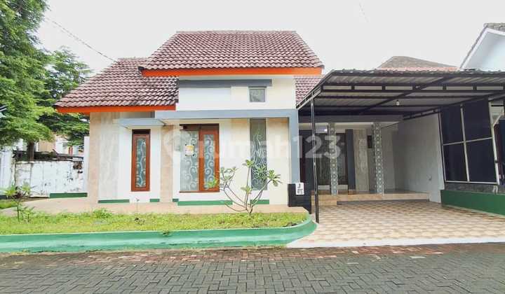 Super Cheap!!! Luxurious Comfortable House With Large Land Inside an Elite Housing Complex in Tlogoadi Mlati Sleman Super Cheap!!! Luxurious Comfortable House With Large Land Inside an Elite Housing Complex in Tlogoadi Mlati Sleman