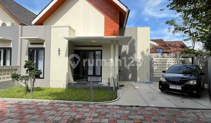 Beautiful Scandinavian Style Contemporary House in a Mini Cluster at Wedomartani Ngemplak Sleman Beautiful Scandinavian Style Contemporary House in a Mini Cluster at Wedomartani Ngemplak Sleman