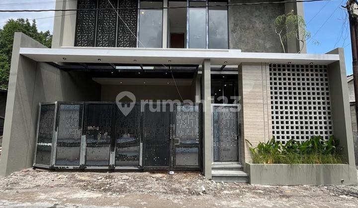 Murah Istimewa!! Rumah Baru Siap Huni 2 Lantai Kontemporer Modern Full Furnished Di Purwomartani Kalasan Sleman Dekat Exit Tol Purwomartani