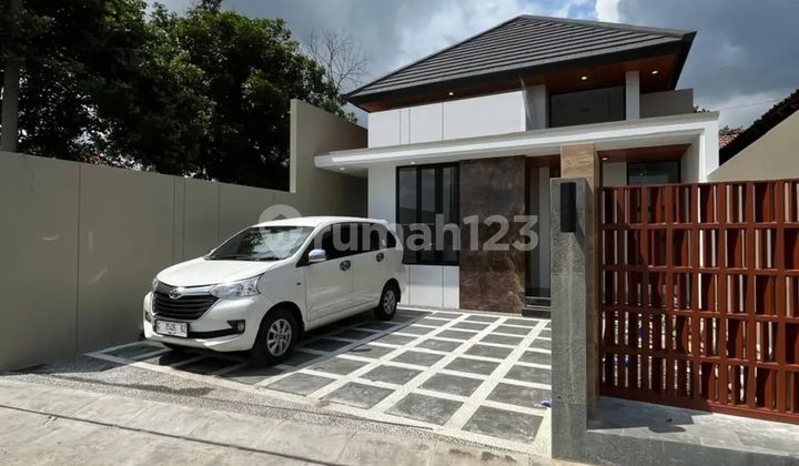 Beautiful Modern Tropical House with Large Land, Rice Field View, Asphalt Roadside on Jalan Kaliurang Km 10 Near Pasar Gentan 2