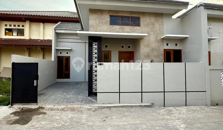 Phase 2 In Tamanan Banguntapan Bantul Near Giwangan And Integrated Uad Under Construction And Ready To Build.