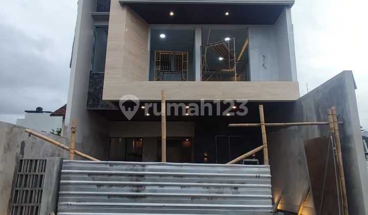 Rumah Baru 2 Lantai Desaign Mewah Kekinian Di Jalan Palagan Km 8 Ngaglik Sleman Dekat Hotel Hyatt