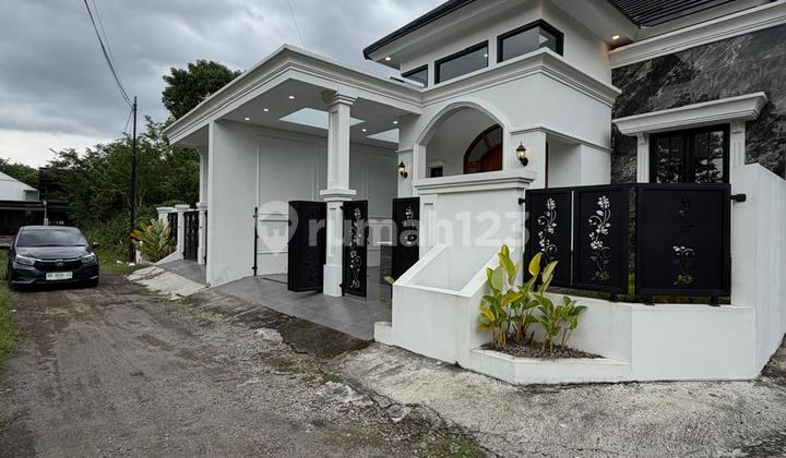 Istimewa Bangettata Ruang Lega‼️rumah Mewah Klasik Modern - Berkualitas Premium Di Jalan Kaliurang Km. 13 Sukoharjo Ngaglik Sleman Dekat Spbu Mindi 2