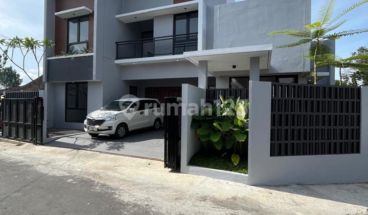Istimewa‼️rumah Mewah 2 Lantai Estetik Modern Dan Strategis Tepi Jalan Aspal - Unit Hook Di Tlogoadi Mlati Sleman Istimewa‼️rumah Mewah 2 Lantai Estetik Modern Dan Strategis Tepi Jalan Aspal - Unit Hook Di Tlogoadi Mlati Sleman