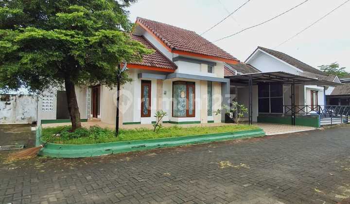 Super Cheap!!! Luxurious Comfortable House With Large Land Inside an Elite Housing Complex in Tlogoadi Mlati Sleman 2