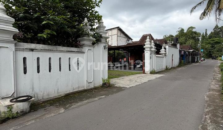 Slashing Price from 5 Billion to 3.7 Billion Negotiable‼️ Classic Joglo Limasan House Made of Full Antique Teak Wood with Swimming Pool and Gazebo on Jalan Kaliurang Km. 13, Ngaglik, Sleman, Near UII Campus.