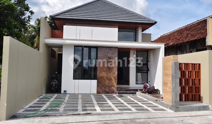 Istimewa !!!rumah Cantik Tropis Modern Tanah Luas View Sawah Tepi Aspal Di Jalan Kaliurang Km 10 Dekat Pasar Gentan  2