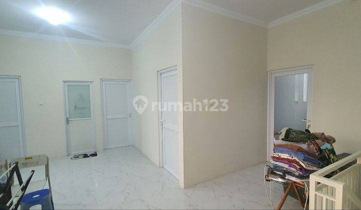 Rumah 2 Lantai Bagus Furnished SHM di Jalan Imogiri Barat, Yogyakarta