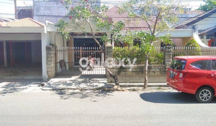 Rumah Surabaya Timur Jalan Raya Ngagel 2