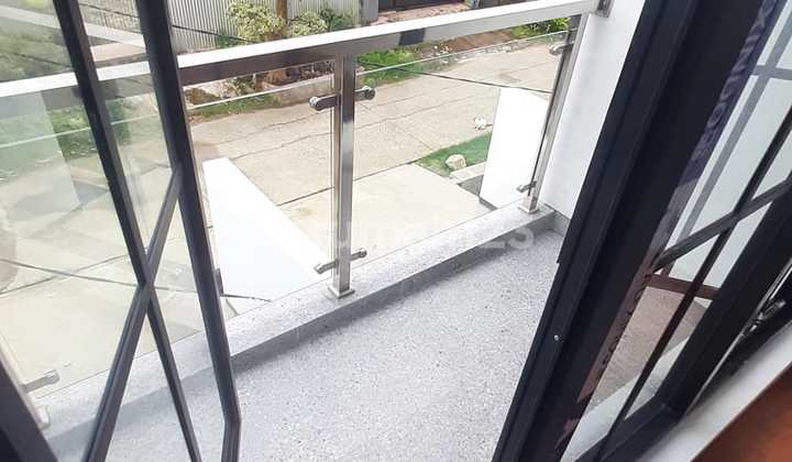 New House For Sale in Meruya Utara, West Jakarta 2