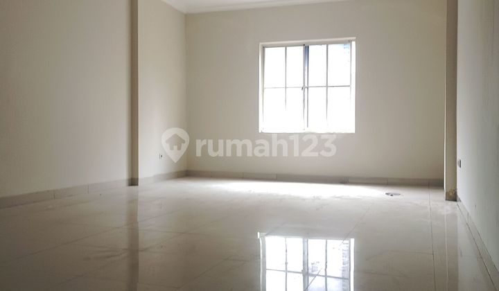 Disewakan Ruko Hadap Jalan Di Green Lake City