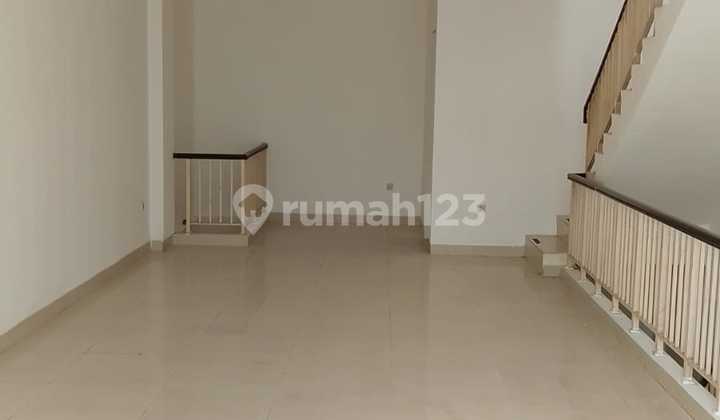 Affordable Shop House for Rent Facing the Street in Green Lake City Affordable Shop House for Rent Facing the Street in Green Lake City