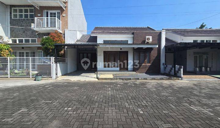 Rumah Bagus Siap Pakai di Cluster Dekat Solo Baru 1