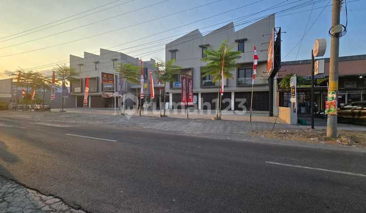 Strategic New Shophouse in Gentan Solo 1