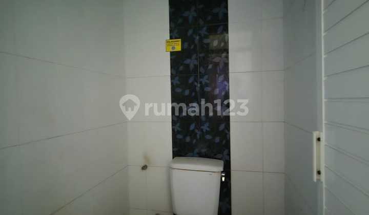 Gedung atau Ruang Usaha Strategis di Jalan Raya Palur Mojolaban Solo