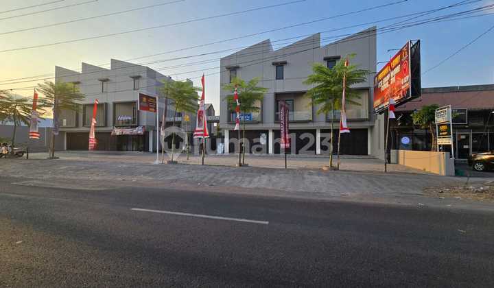 Strategic New Shophouse in Gentan Solo 2