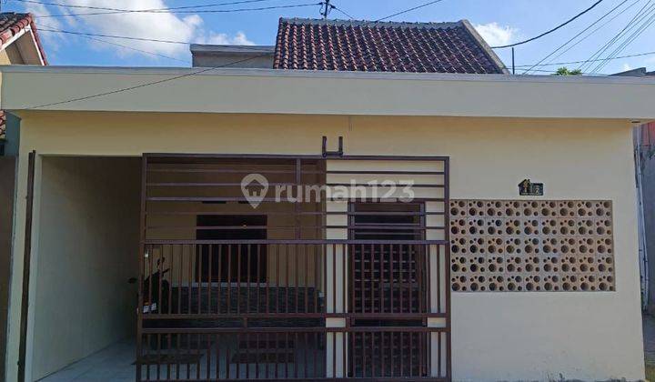 Rumah Bagus Siap Huni Di Pingggir Jalan Baturan Colomadu Karanganyar Solo 1