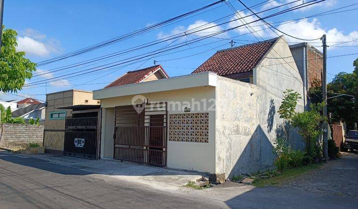 Rumah Bagus Siap Huni Di Pingggir Jalan Baturan Colomadu Karanganyar Solo 2