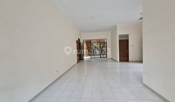 Rumah Bagus Siap Pakai di Solo Baru 2