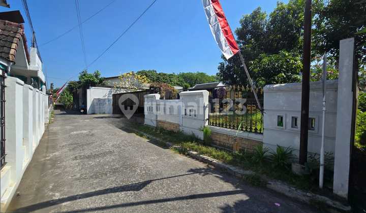 Strategic House, Warehouse, or Land Near Jogja Ringroad 2