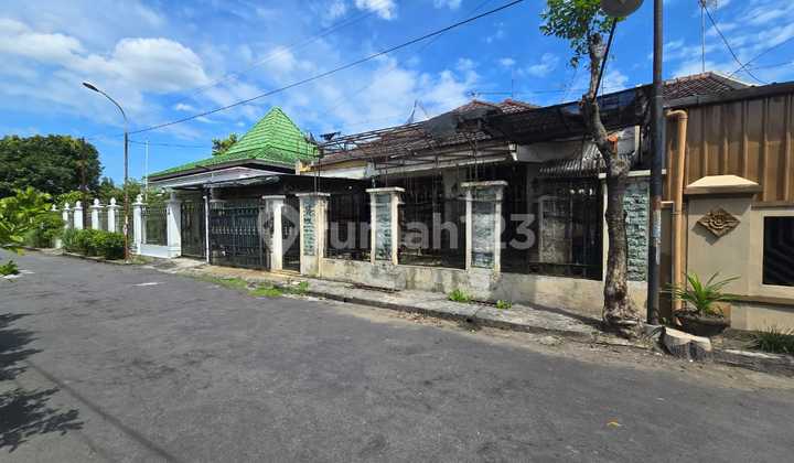 Land Calculation House in the Elite Environment of Fajar Indah Solo. Land Calculation House in the Elite Environment of Fajar Indah Solo.