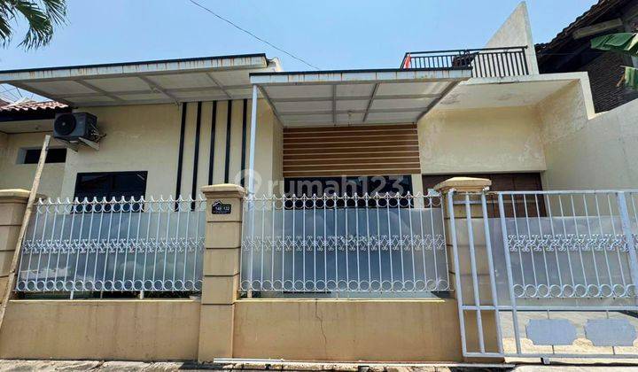 Rumah Bagus 2 Lantai Semi Furnish Lokasi Griyan Baru Baturan Colomadu, 2