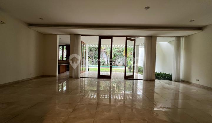 Disewakan Rumah di Kemang Jakarta Selatan