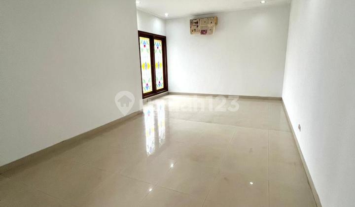 For Sale Beautiful Bali Nuance House in Town House Lebak Bulus