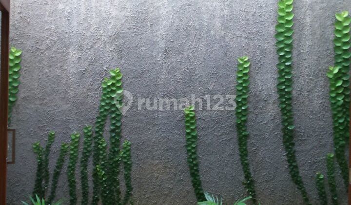 Disewakan Rumah 2 Lantai Didalam Town House 2