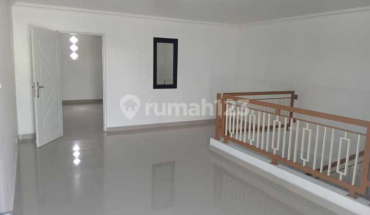 For Rent 3 Units of 3.5 Story Shophouses 2