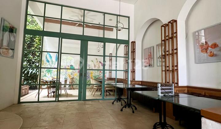 Dijual Cepat Rumah Cocok untuk Usaha di Kebayoran Jakarta Selatan 2