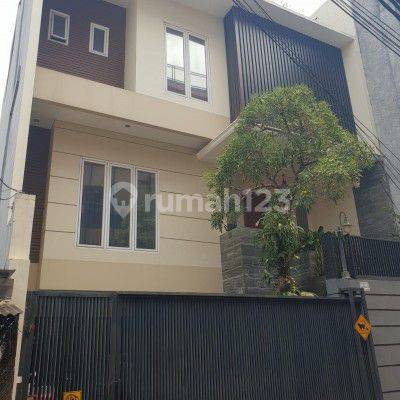 Rumah Dijual 2 Lantai Lt171m² Di Gandaria Jakarta Selatan  1