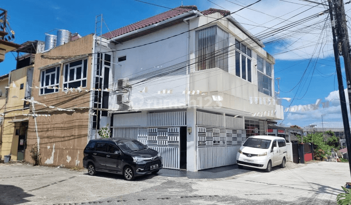 Rumah Mewah Lokasi Strategis Alzen Residence 1