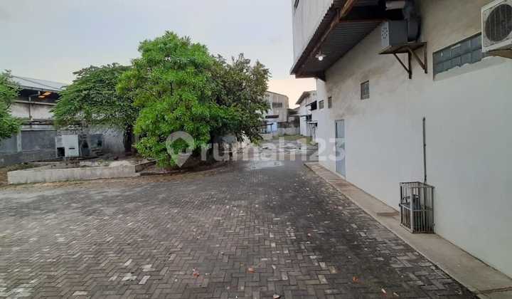 For Quick SaleTextile Garment Factory Status = Still ActiveFactory Location Tangerang, Raya SerpongLand Area = 10 Ha * Building Area = 6 Ha{5 Factory Buildings + 3 Warehouse Buildings}Legality = Full SHM 8 BooksPrice = Rp 1.7 Trillion