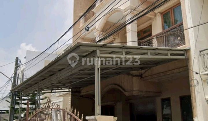 Dijual Rumah Di Sunter Jl Agung Permai Sunter Jakarta Utara Lt 10 X 18m² ( 180 M² ) Bangunan 3.5 Lantai ( 450 M² ) Kamar Tidur : 3 Km 4 Dan 1 Kmr Pembantu + 1 Wc 1 Gudang 1 Ruang Serbaguna Shm Pln 11.000w Hadap Utara Parkir 3 Mbl Harga 6,3 M Nego