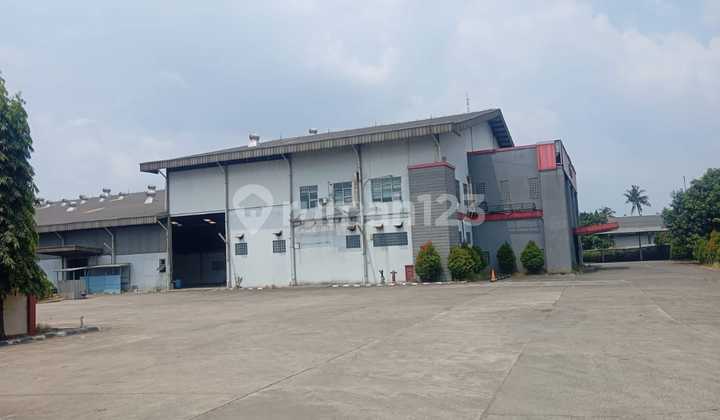 For Sale Ex-factory Cikupa  
Land Area: 11,133 m2  
Building Area: 6,052 m2  
SHGB (Right to Build and Use)  
40 Ft Container Access  
Selling Price: 65 Billion IDR