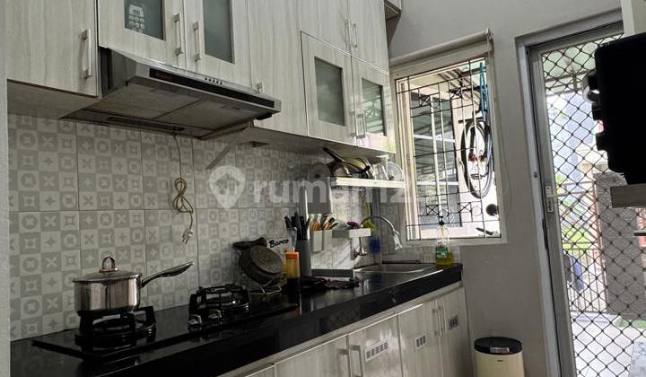 Dijual Rumah 1 1/2 Lantai Taman Puspita Citra Raya Cikupa Tangerang LT 120 LB 120 KT 4 KM 2 2 Gudang (Dibawah Tangga dan di Lantai Atas) Atap Sudah Rangka Baja Semi Furnish: ⁠Listrik 3500 W Token * ⁠Shm ( On Hand ) *Harga Jual : 1.6 M